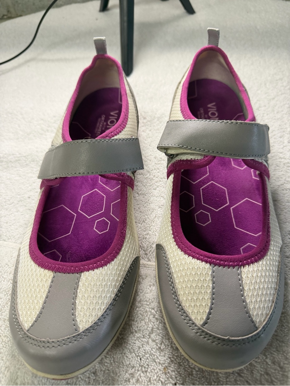 Vionic Style Mary Jane Slip-On Sneakers in Gray & Magenta size 8.5